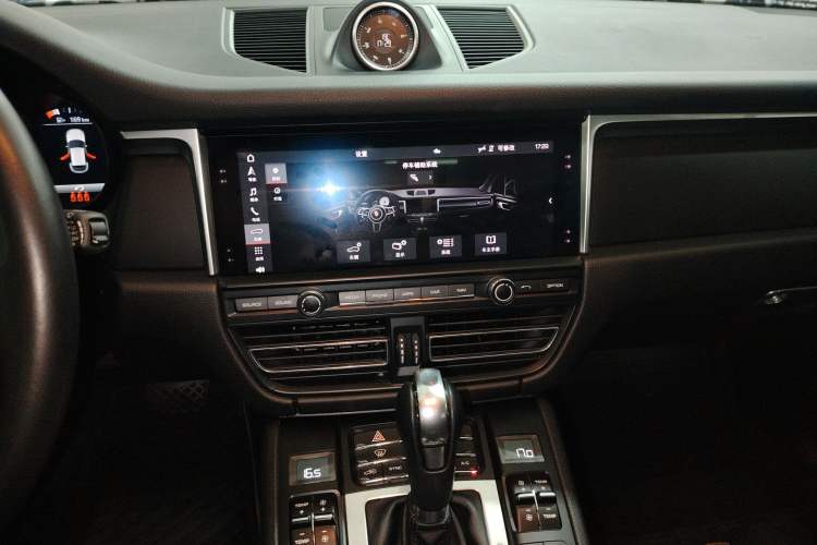 Used Porsche Macan 2021 Macan 2.0T
