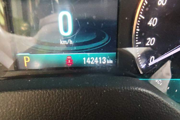 Used Buick GT 2015 15N Automatic Deluxe Edition Odometer Close Up