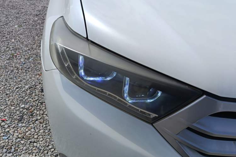 Used Toyota Highlander 2012 2.7L Two-Wheel Drive 7-Seater Luxury Edition