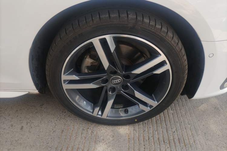 Used Audi A4L 2020 40 TFSI Luxury Dynamic Model
