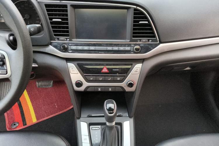 Used Hyundai Elantra (6th Generation / Lingdong) 2016 1.6L Automatic ZhiXuan – Elite Version Audio And AC Panel