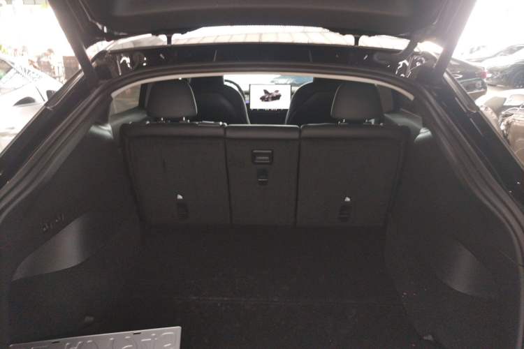 Used Tesla Model Y 2023 Rear-Wheel-Drive Version
