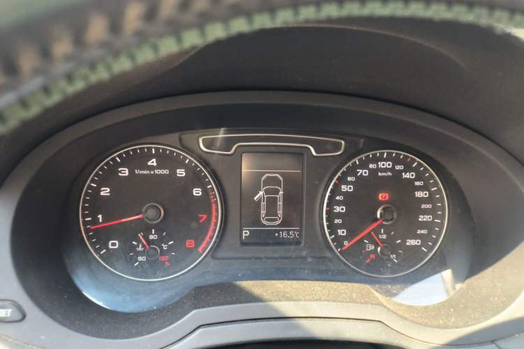 Used Audi Q3 2015 35 TFSI Comfort Model