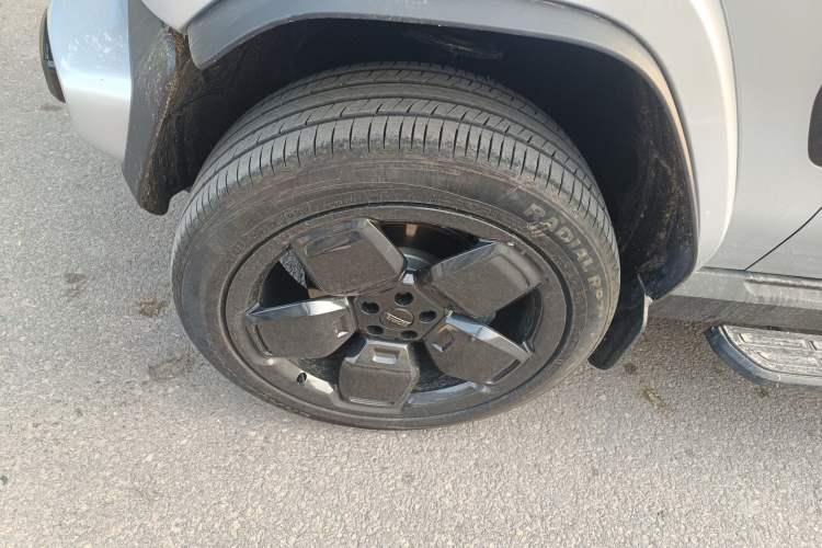 Used iCAR V23 2025 501 Four-Wheel Drive Advanced Version Left Front Wheel Hub