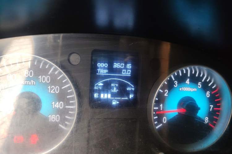 Used Jinbei New Hiace S 2023 1.5L Wealth Edition Passenger Van 5/6/7-Seater Non-Air-Conditioned Version SWC15M