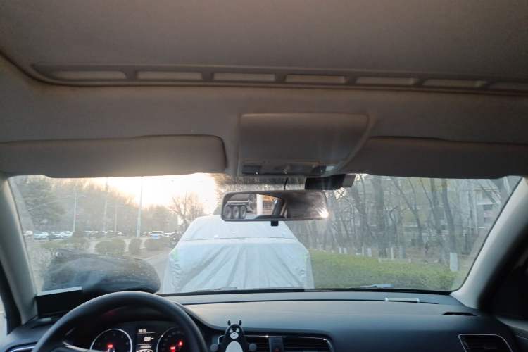 Used Volkswagen Gran Lavida 2013 1.6L Manual Comfort Model Headliner