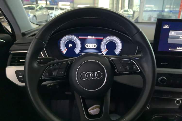 Used Audi A4L 2020 40 TFSI Fashion Dynamic Model Steering Wheel