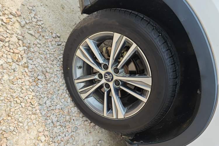 Used BYD Song Pro 2019 1.5T Automatic Elite Edition Right Rear Wheel Hub