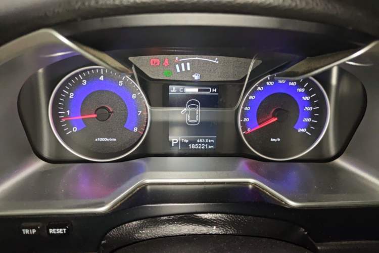Used Geely Auto Emgrand 2015 Sedan 1.5L CVT Upward Version
