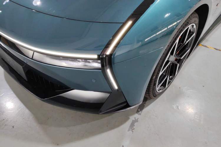 Used XPeng P7 2025 Model—750 All-Wheel-Drive High-Performance Ultra