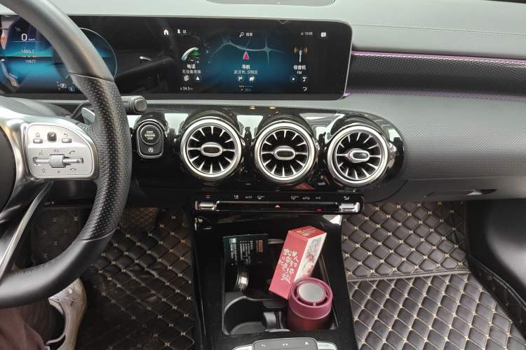 Used Mercedes-Benz A-Class 2020 Restyled A 200 L Sport Sedan Fashion Version
