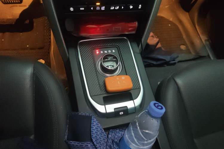 Used Land Rover Discovery Sport 2019 240 PS SE Version China VI Standard Gear Lever