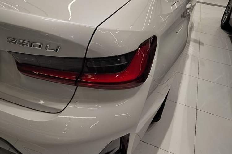 Used BMW 3 Series 2025 330Li M Sport Shadowline Package Exterior 1