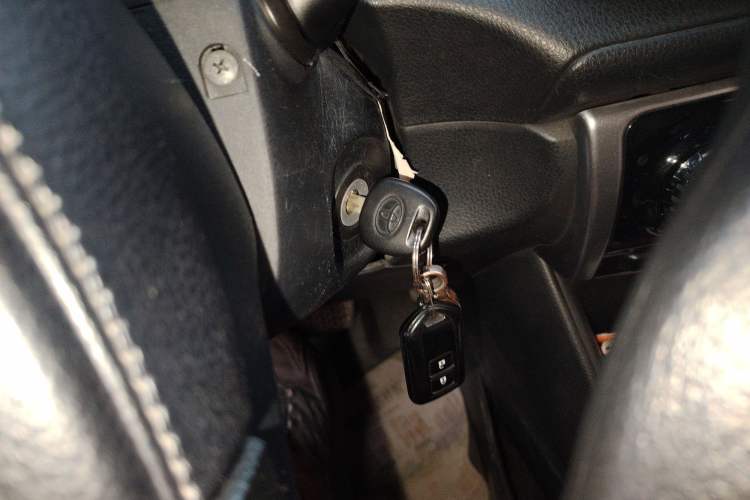 Used Toyota YARiS L Zhi Xuan 2016 Revised Version 1.5G CVT with Dynamic Sunroof