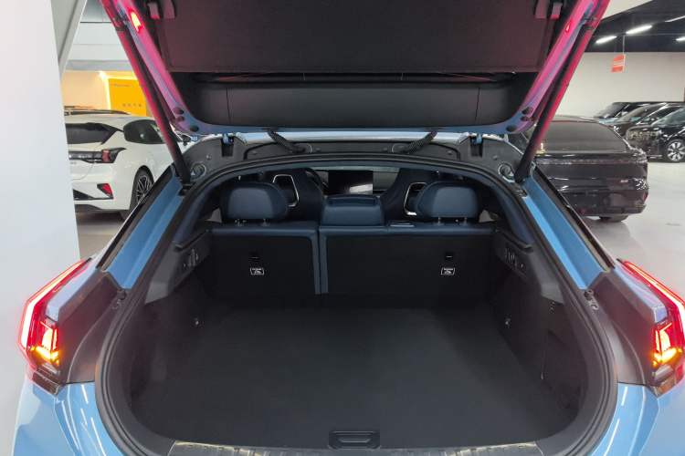 Used Zeekr 001 2025 YOU Edition 100 kWh All-Wheel Drive
