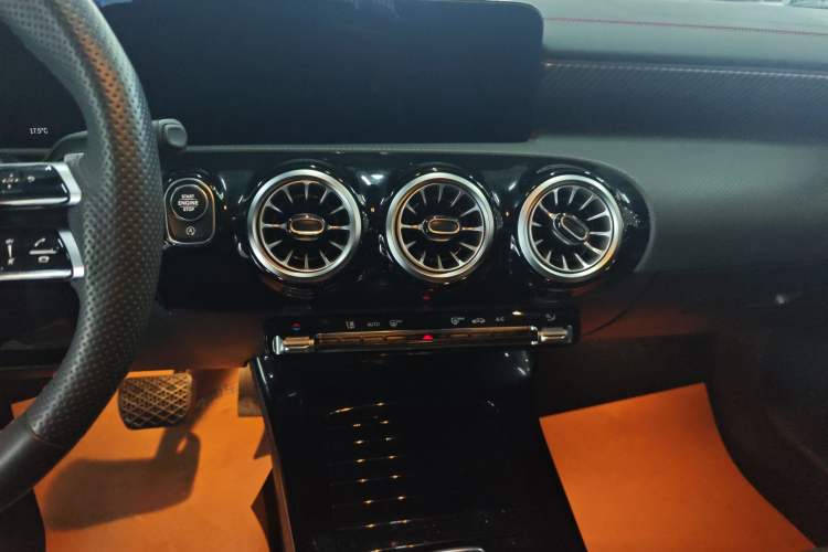 Used Mercedes-Benz A-Class 2023 A 200 L Fashion Model Audio And AC Panel