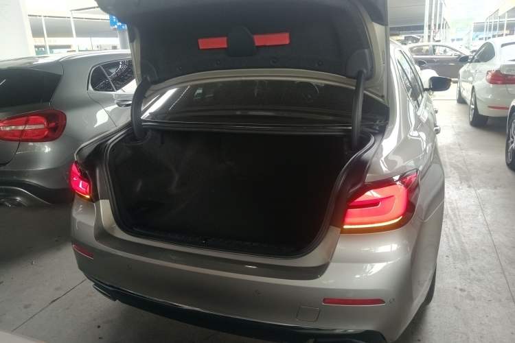 Used BMW 5 Series 2023 530Li Luxury Edition Premium Package Trunk