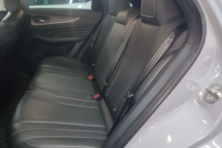 Used Venucia V 2021 260T Idol Edition
