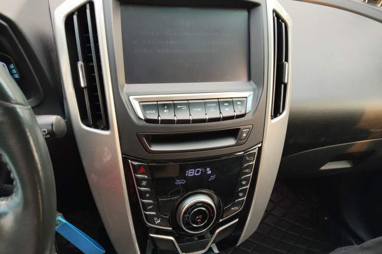 Used Luxgen U6 SUV 2015 1.8T Fashion Edition
