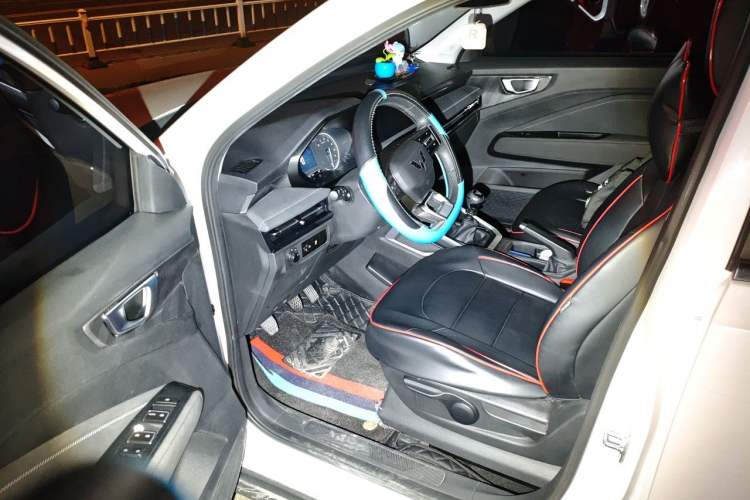 Used Wuling Alvez 2022 1.5L Manual Comfort Version
