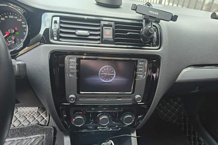 Used Volkswagen Sagitar 2017 230TSI Automatic Comfort Version