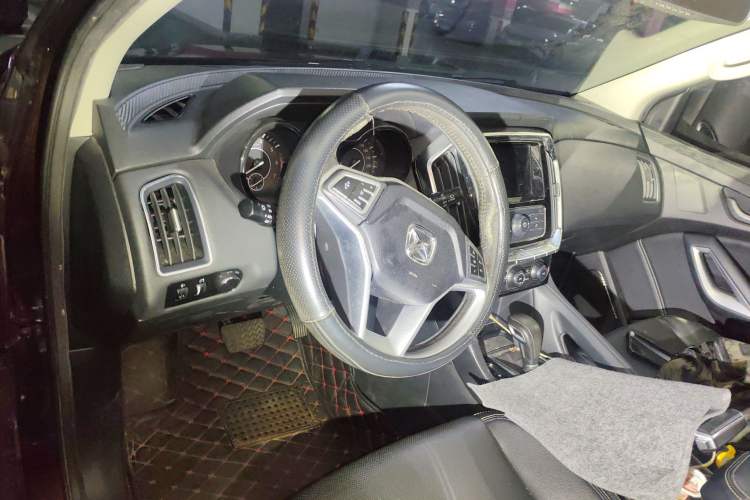 Used JMC Yusheng S350 2016 2.0T Automatic All-Wheel Drive Gasoline Luxury Version with Sunroof 5 Seats
