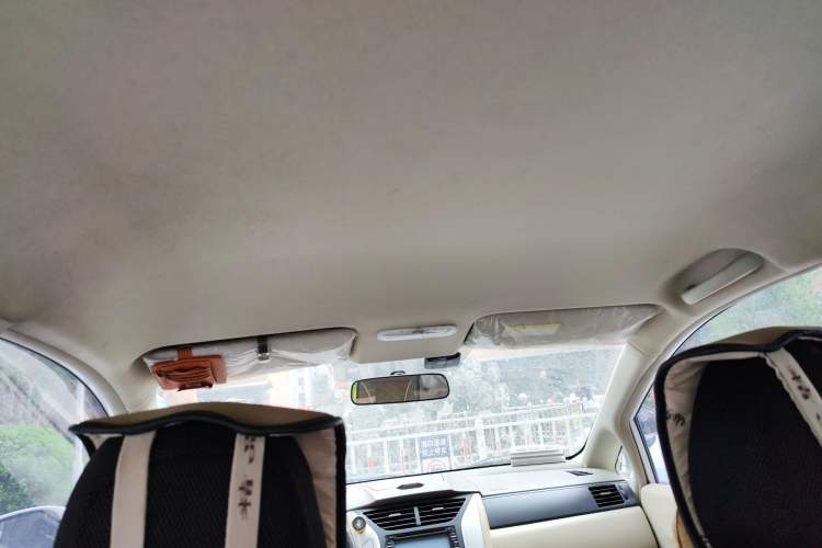 Used Venucia D50 2014 1.6L Manual Splendid Edition
