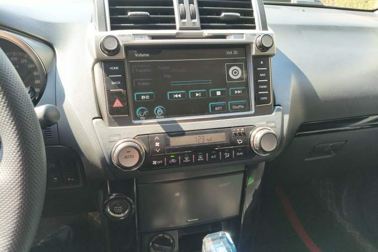 Used Toyota Prado 2016 2.7L Automatic Standard Edition Audio And AC Panel