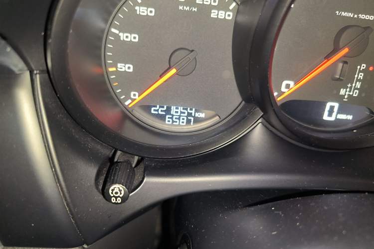 Used Porsche Macan 2014 Macan 2.0T Odometer Close Up