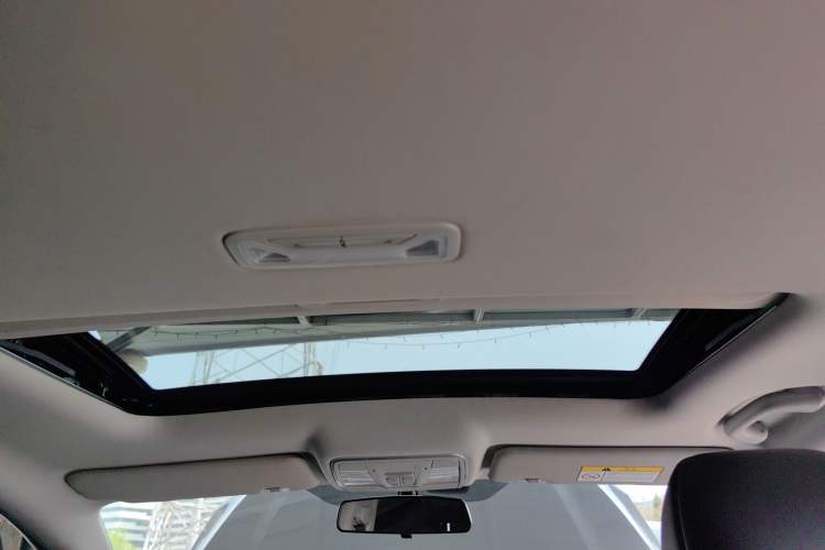 Used CHANGAN Eado 2020 PLUS 1.6L GDI Automatic Luxury Model Headliner