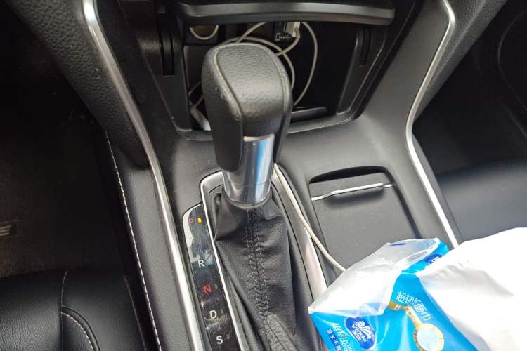 Used Honda Inspire 2019 260TURBO Jingyue Edition China VI Gear Lever