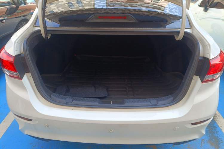 Used Changan Alsvin 2018 1.5L DCT Luxury Model China V Standard
