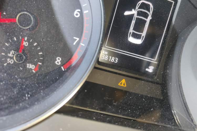 Used Volkswagen Magotan 2019 330TSI DSG Luxury Model China V Standard Odometer Close Up