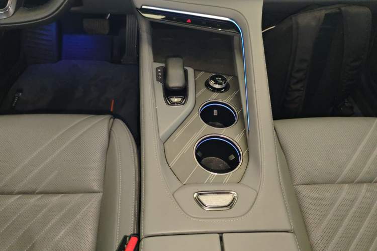 Used Zeekr 001 2025 YOU Edition 100 kWh All-Wheel Drive Gear Lever