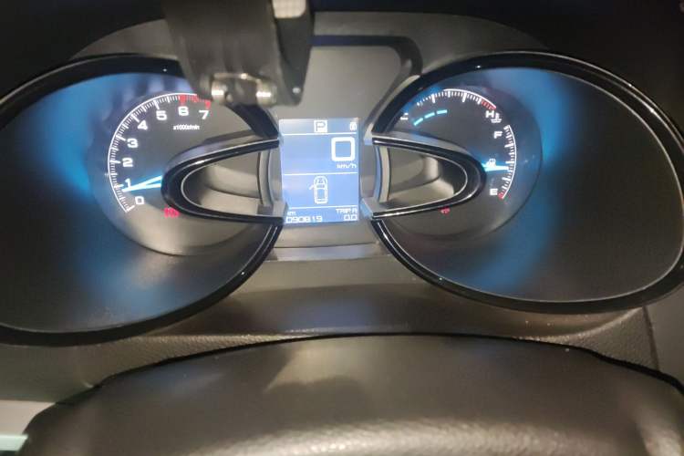 Used Dongfeng Aeolus AX7 2015 2.0L Automatic Zhiyi Trim
