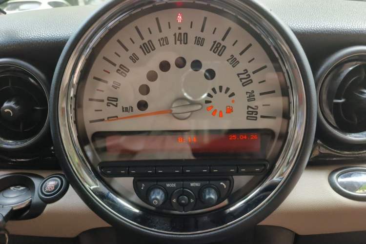 Used MINI 2011 1.6L ONE
