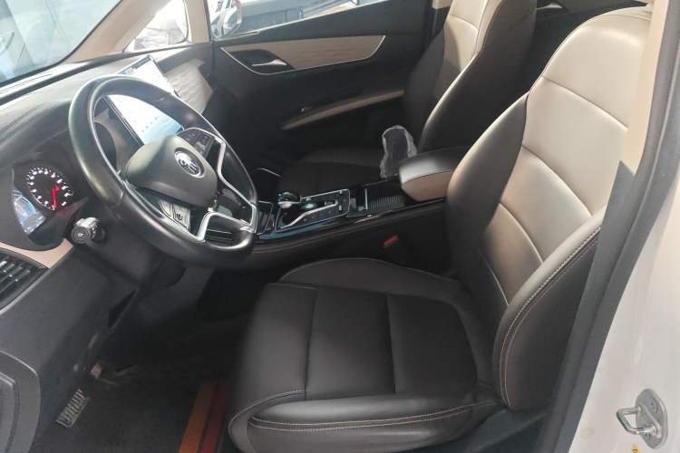 Used BYD Song MAX New Energy 2022 DM-i 105KM Flagship Model Left Front Seat