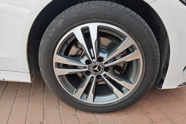 Used Mercedes-Benz C-Class 2018 C 200 L Sport Edition Right Front Wheel Hub