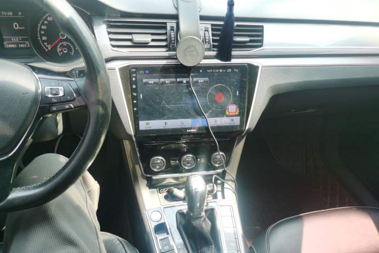 Used Volkswagen Passat 2017 330TSI DSG Luxury Edition Audio And AC Panel