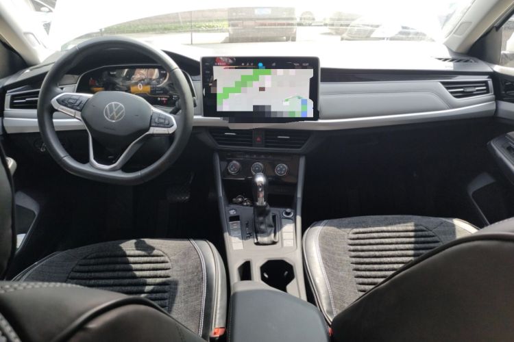 Used Volkswagen Bora 2023 200TSI DSG SmartDrive PRO Edition Center Console