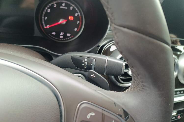 Used Mercedes-Benz GLC 2016 GLC 260 4MATIC Luxury Model Gear Lever