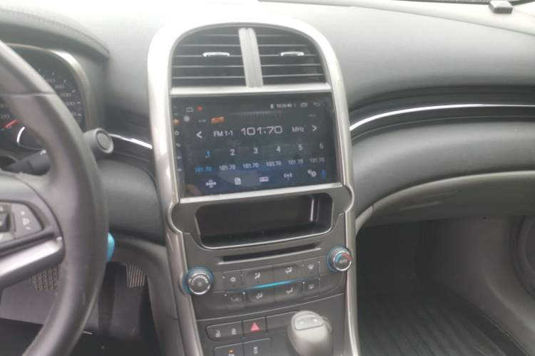 Used Chevrolet Malibu 2014 2.0L Automatic Luxury Edition Audio And AC Panel