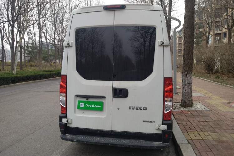 Used Iveco Eurocargo 2020 2.3T Manual Super Rui Short Wheelbase High-Roof Low-Performance F1A
