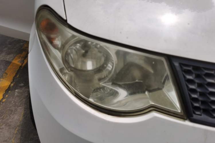Used Wuling Hongguang 2013 1.5L Standard Version Right Front Headlight