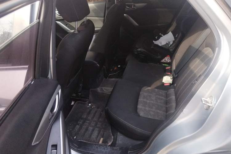 Used Mazda CX-4 2018 2.0L Automatic Two-Wheel Drive Blue Sky Dynamic Version China V Standard Left Rear Seat