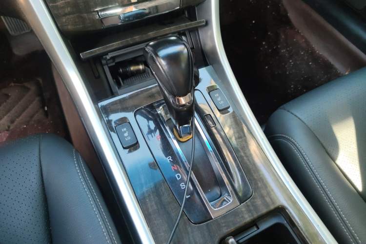 Used Honda Accord 2014 2.4L EX Luxury Edition Gear Lever