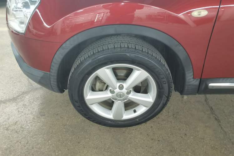 Used Nissan Qashqai 2015 2.0 XL Coolfire CVT 2WD Left Front Wheel Hub