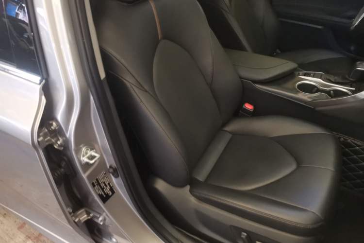 Used Toyota Camry 2021 2.0G Luxury Edition Right Front Seat