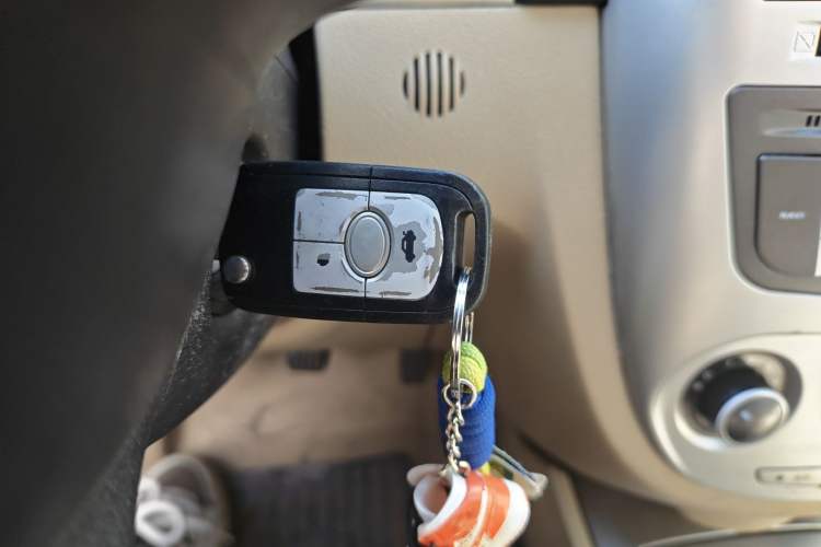 Used Buick Excelle 2011 1.6 LX-MT Vehicle Key