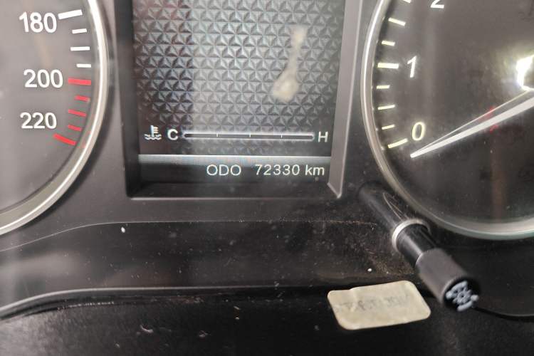 Used SWM X7 2017 1.5T Automatic Smart Enjoyment Version 7 Seats Odometer Close Up